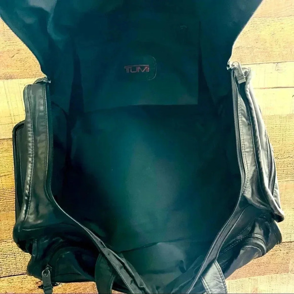 Tumi VTE Leather Carryall Overnight/Weekender/Duffle Bag W Locks - Picture 6 of 10